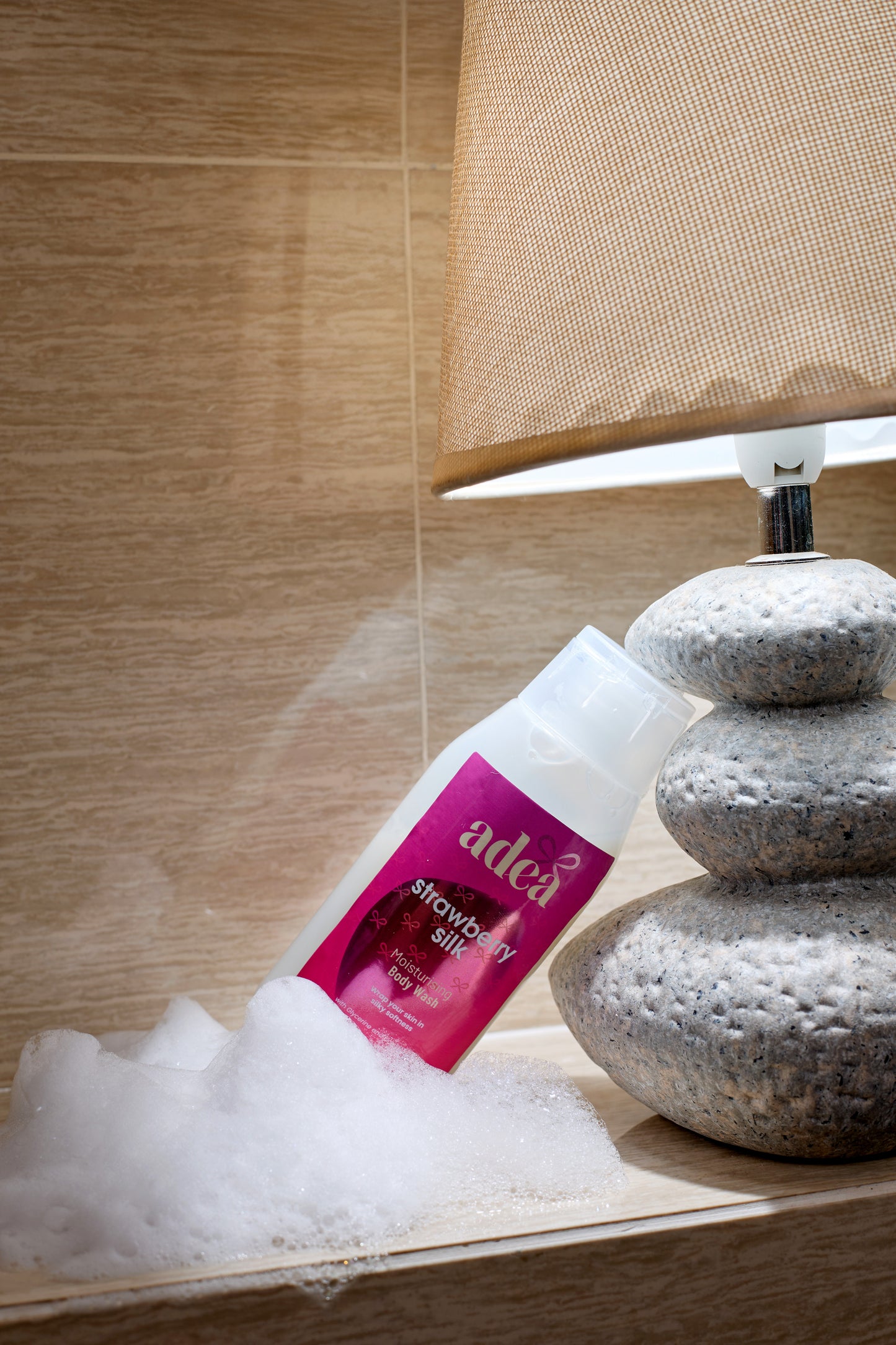 Strawberry Silk Moisturizing Body Wash 250ml