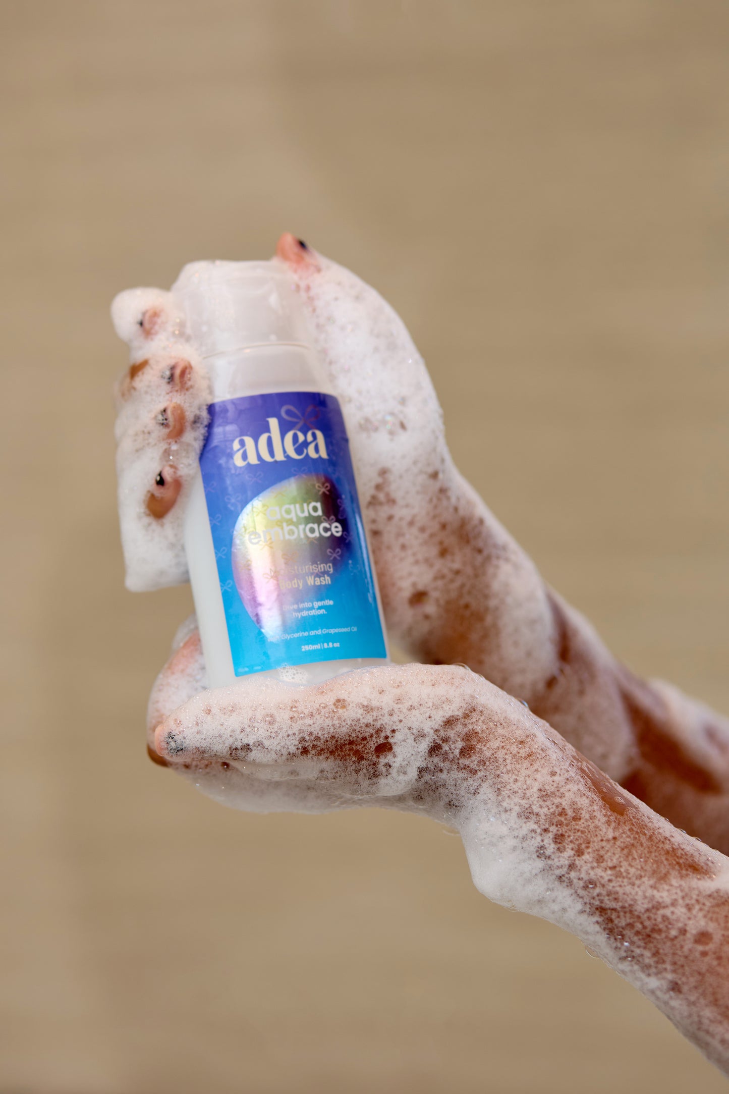 Aqua Embrace Moisturizing Body Wash 250ml